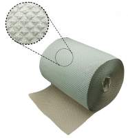 Closeup neues Verpackungsmaterial: Graspapier als plastikfreies Polstermaterial